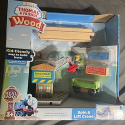 *NEW* *RARE* 2017 Mattel Thomas & Friends Wood Spin & Lift Crane Playset In Nrmnt Pkg 