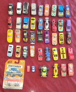 40 collectable Toy Cars + 2 mini Hot Wheels + 1 1998 Matchbox ‘To The Rescue’ Fire engine (still in Box)