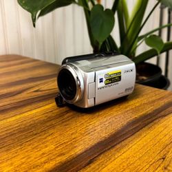 Vintage Y2k Sony Handycam DCR-SR47 Camcorder