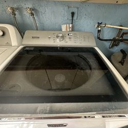 Maytag Washer And Dryer Set..