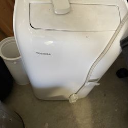 Toshiba Portable AC 10,000 BTU like new 
