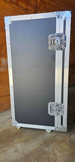 Heavy-Duty ATA Flight Case / Road Case with Wheels & Pull Handle – Like New