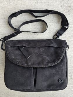 Lululemon Black Camo Crossbody Messenger Bag – Adjustable Strap – 13” x 10.5”