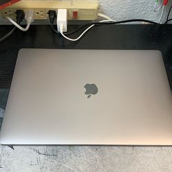 MacBook Pro 2019 16” i9 1TB- Babcock