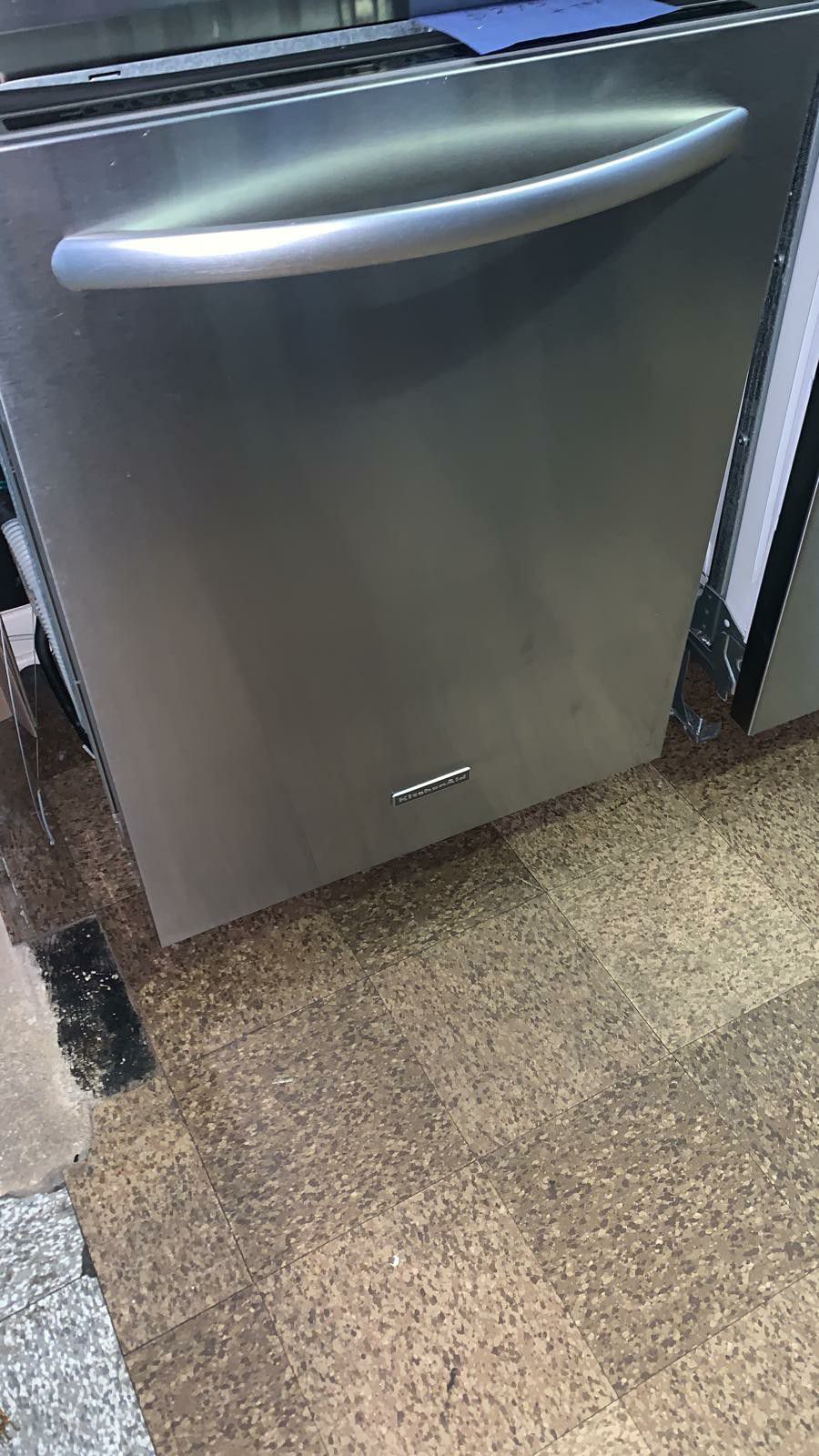 KitchenAid stainless steel dishwasher excellent condition