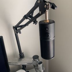 Razor Seiren X (with stand and wind cover)