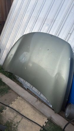 2017 Infiniti SUV hood
