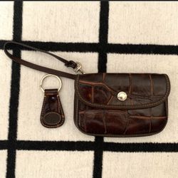 VTG Dooney & Bourke Leather  Wristlet With Keychain 