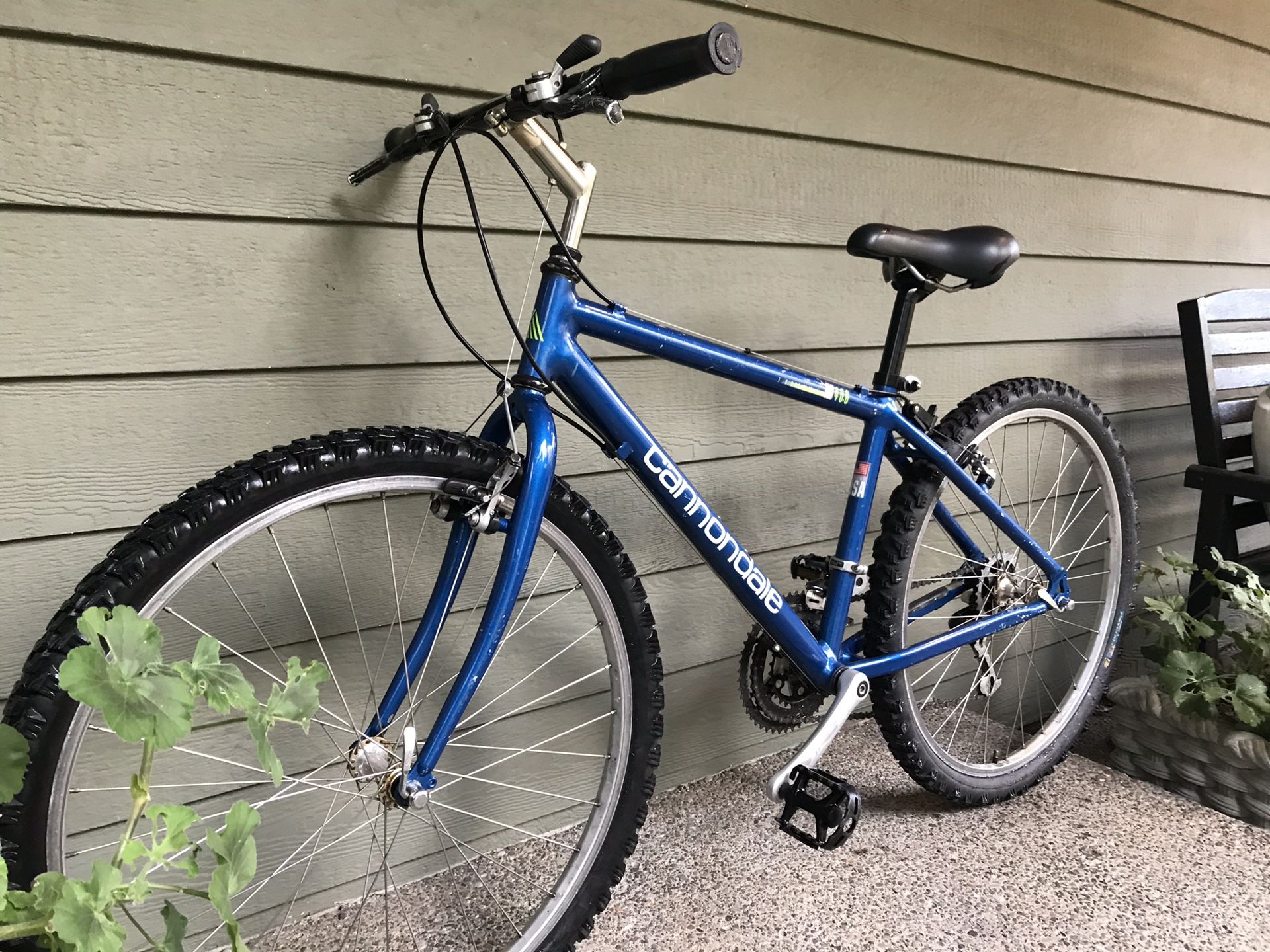 Cannondale 'M400' Aluminum Small Frame Mountain Bike (15.5" Frame)