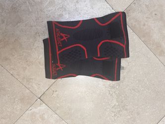 A Pair Of High Quality Knee Support 