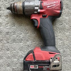 18v Milwaukee Hammer Drill With 5.0 Battery 