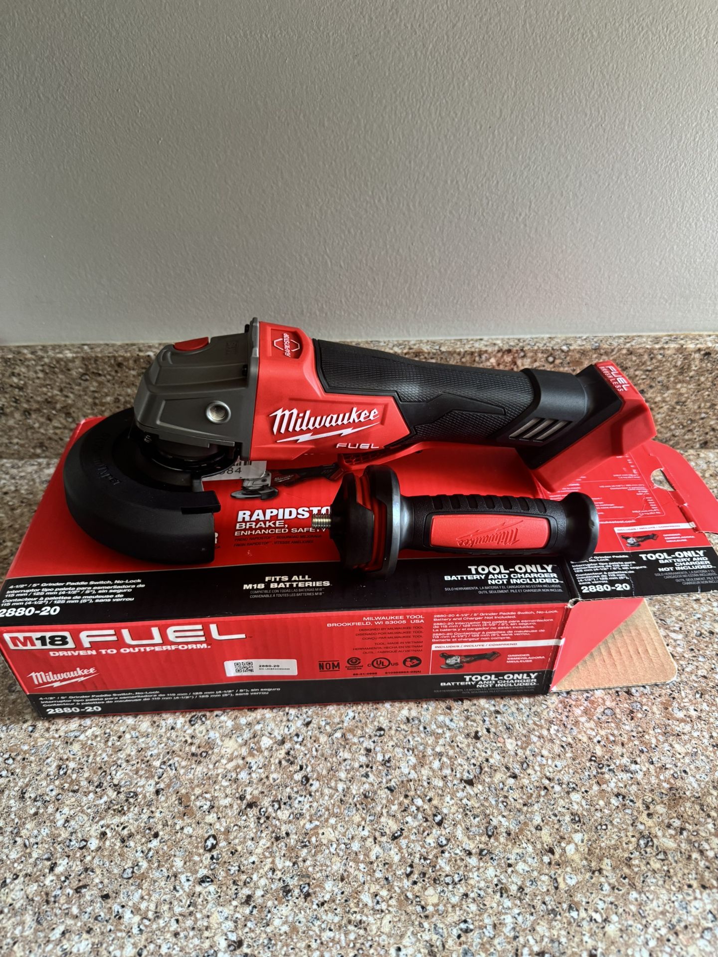 Milwaukee Fuel M18 Grinder