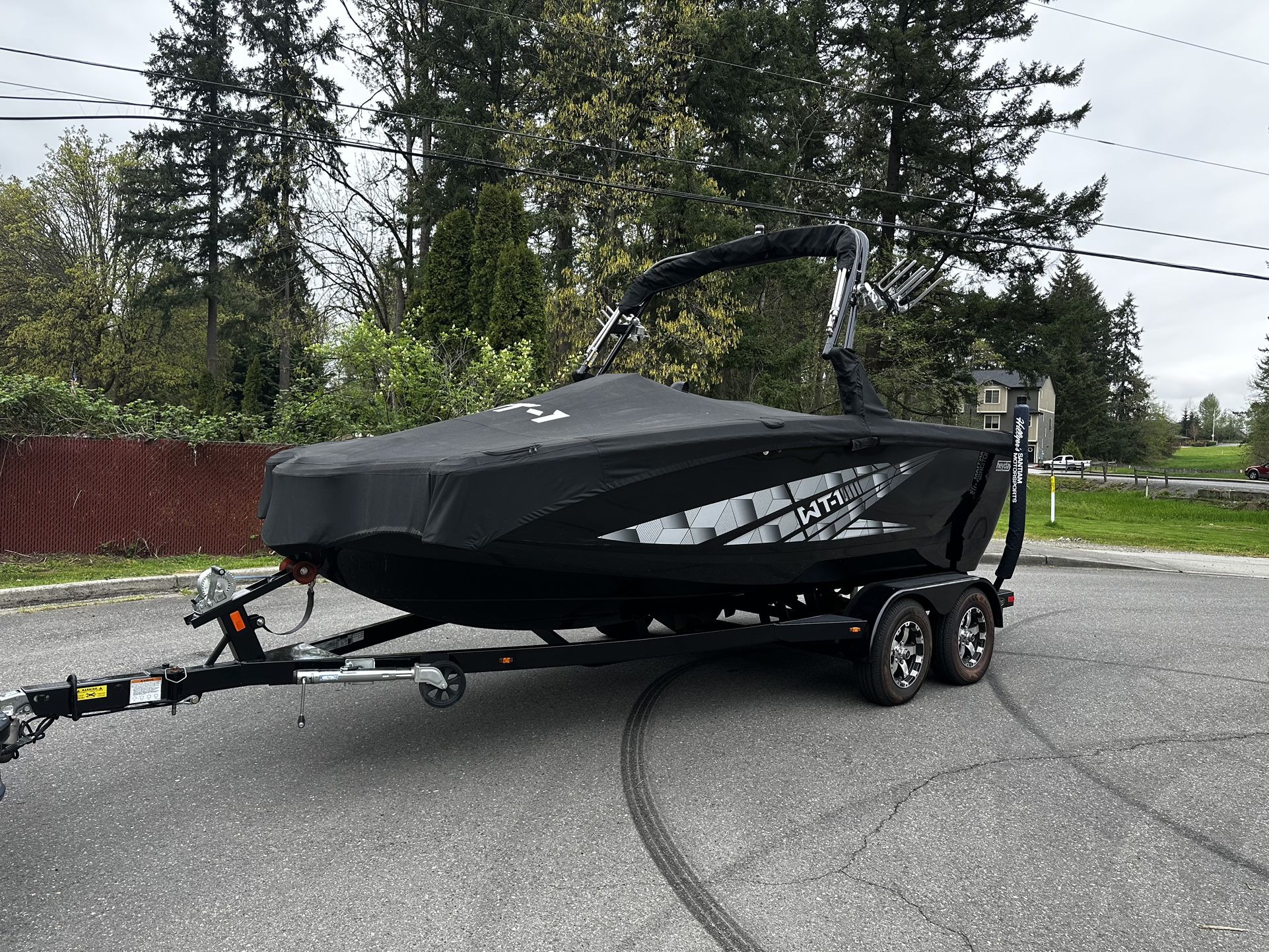 Heyday WT-1 Ski Boat For Rent