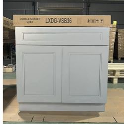   Kitchen Cabinets At LOW Cost ! 