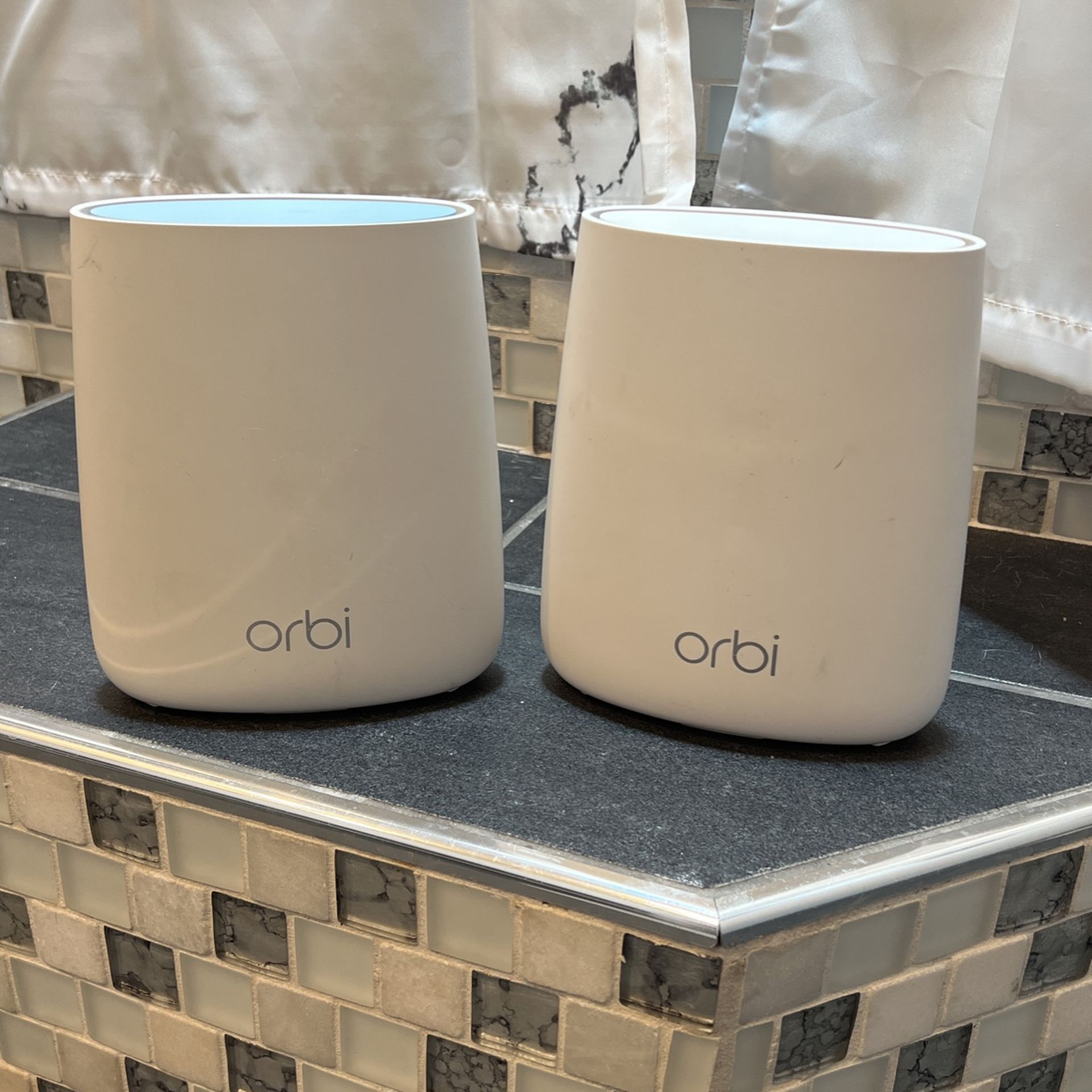 Netgear Orbi Home Mesh Wi-Fi System (RBR20)
