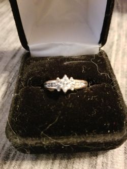 Engagement diamond ring