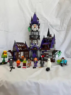 LEGO Scooby-Doo: Mystery Mansion (75904) Retired Set Rare Velma Minifigure