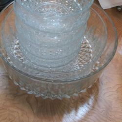 Vintage arcoroc Crystal Bowl 6 pc