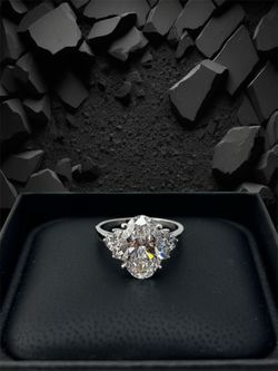 Oval shape diamond lab-grown ring in 14k white gold