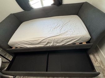 Twin Bed/ Day Bed / Gray