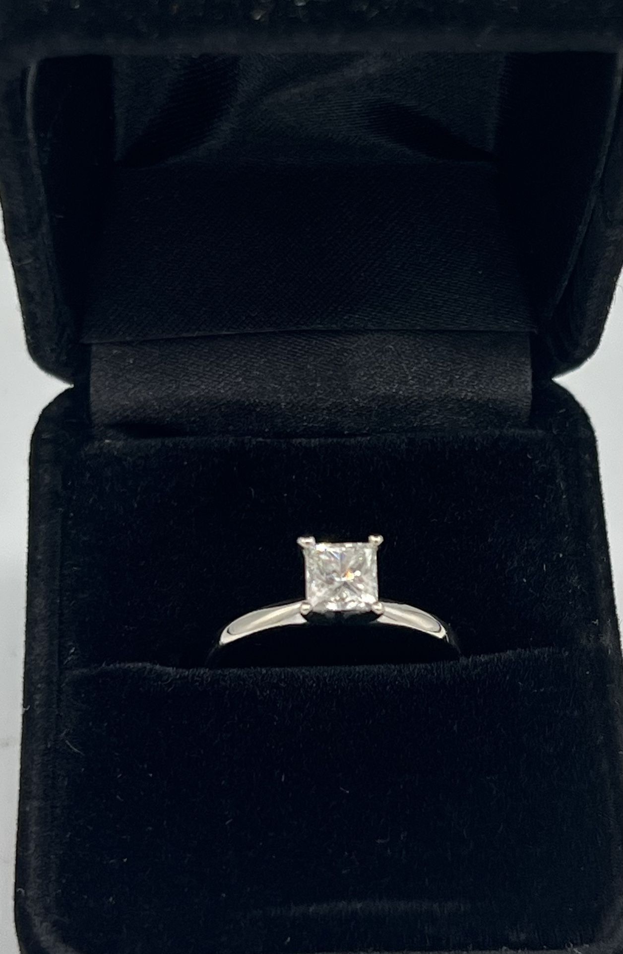 Elegant Women’s 14kt White Gold 1CT Princess-cut Diamond Engagment Ring Size 8