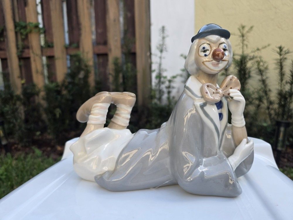 Cascades porcelain clown figurine