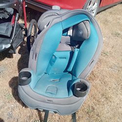 Carseat At Yelm Yard Sale Baby Clothes 25¢ Some Brand Nw