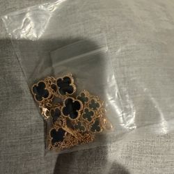 Alhambra Bracelet And Necklace 