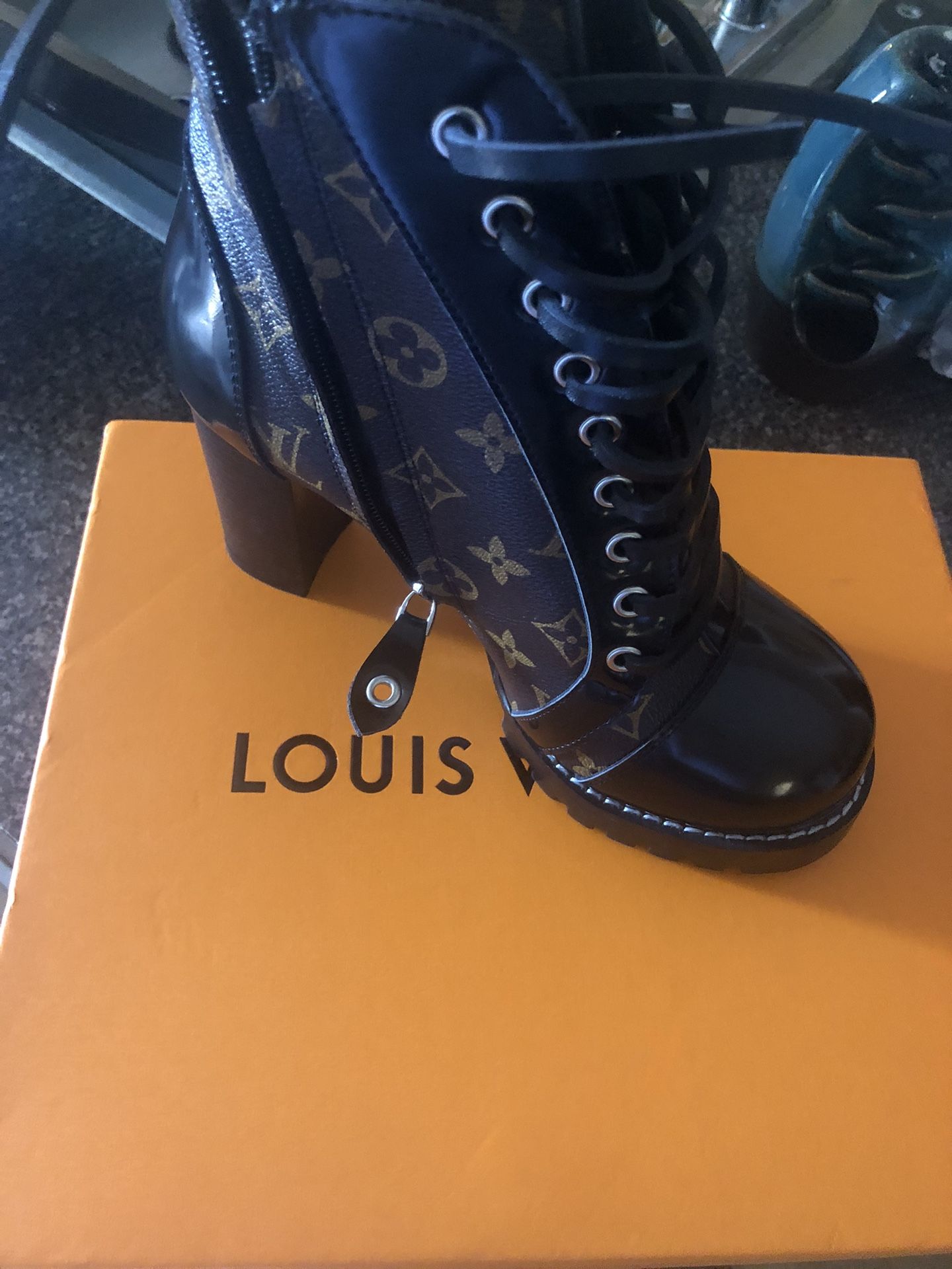 Louis Vuitton 