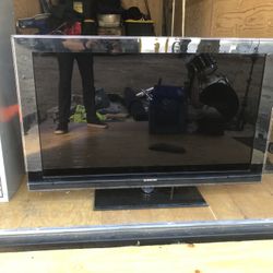 46 Inch Samsung TV