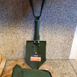 Trifold camp shovel with pouch