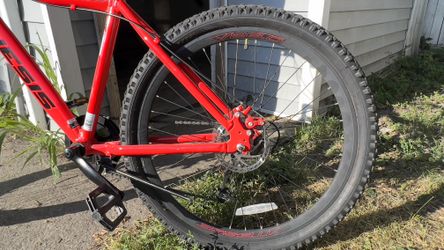 Genesis 26 inch saracino men's mountain bike deals