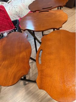 Pemberly Row Traditional five piece wood tray table.