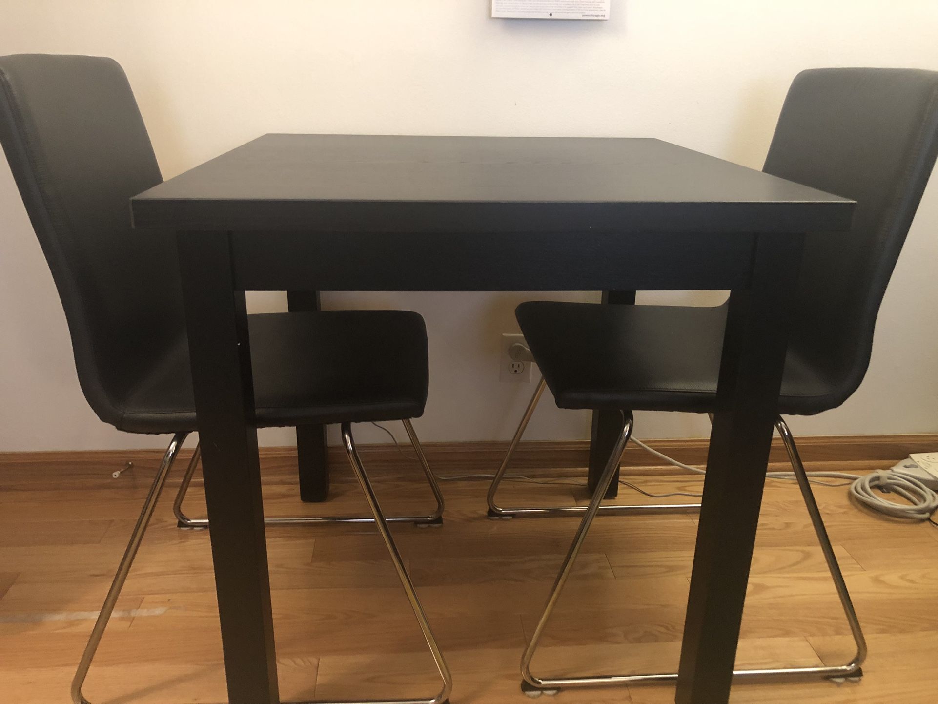 Table With 2 Chairs