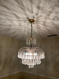Dining table Chandelier