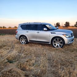 2012 Infiniti Qx56