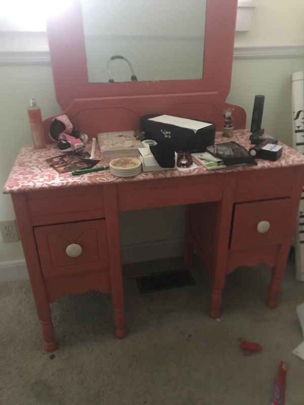 Vanity Children S Bedroom Set And Old Piano For In Belmont Vanity Children S Bedroom Set And Old Piano For In Belmont Nc Offerup
