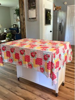 The Pioneer Woman Patchwork Floral Tablecloth