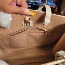 Pink And White Bàg W/ Wallet 