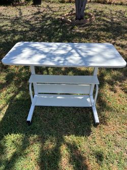 Kids desk