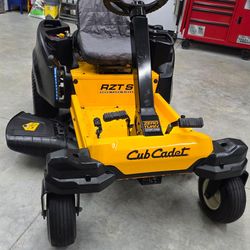 Zero Turn Riding Mower 10% Ready To Mow Today big 24hp v-twin  42" deck ( ONLY  129 hrs of use )