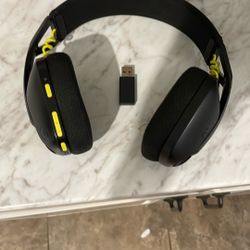 Logitech Wireless Headset Comes With Mic Built In
