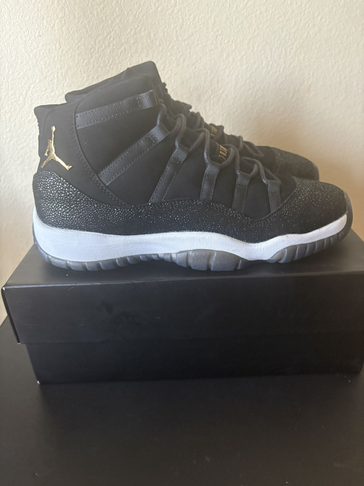 Jordan 11 heiress black stingray