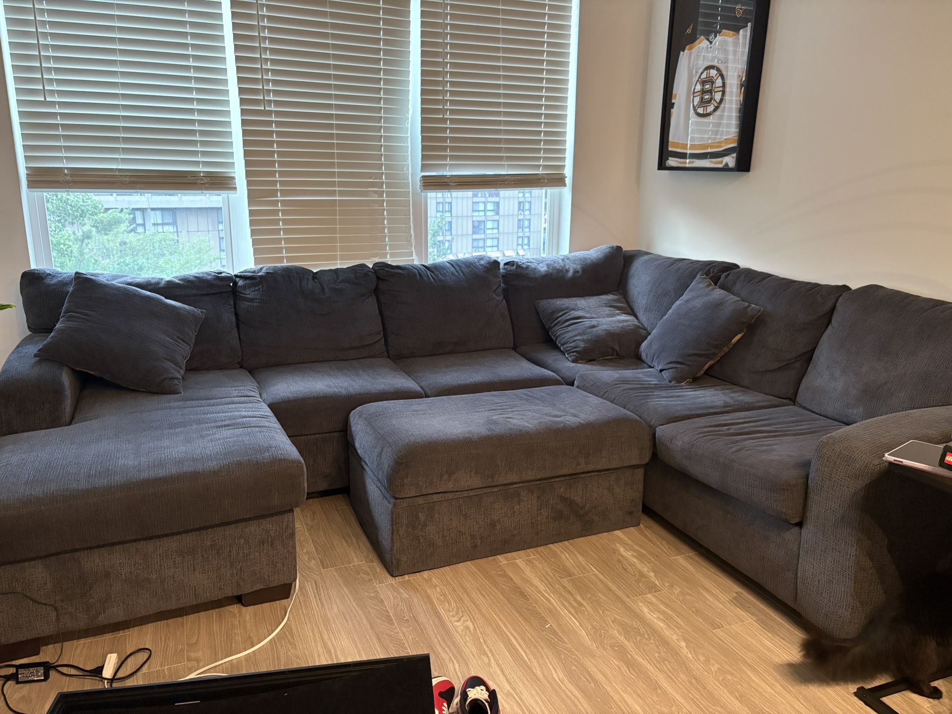 COUCH w/ Chaise & Ottoman