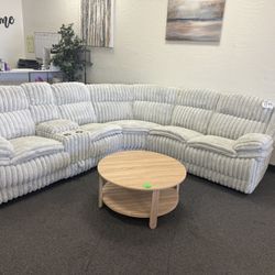 Power Reclining Sectional 