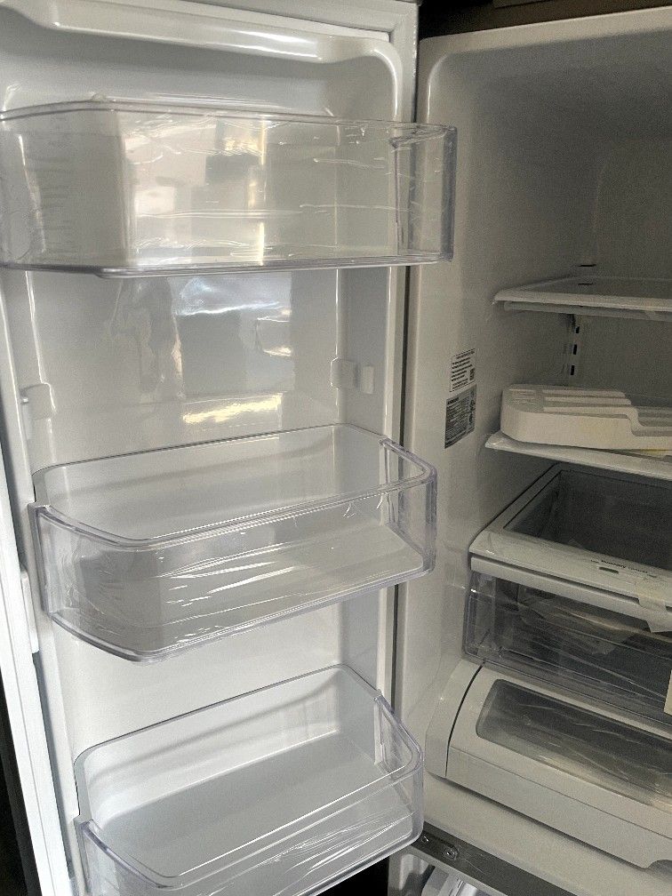 SAMSUNG 36” FRENCH DOOR REFRIGERATOR STAINLESS STEEL $1100