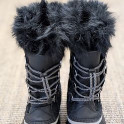 SOREL Snow Boots -kids Size 5- Hardly Used-