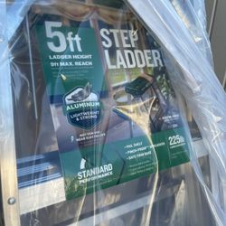 Ladder 5FT. 225 Lbs. $70 🔥🪜🔥Brand New 🔥 Pick Up In Van Nuys