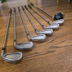 Cleveland Tour Action Irons 3–8 + TaylorMade SLDR S 25° Hybrid

