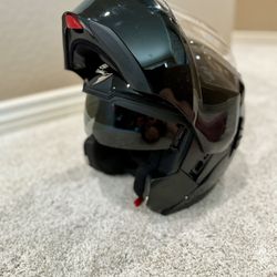 Scorpion Full Face Helmet - Sun Visor Pop Down, Vented, Face Lifts Up, Many Features!